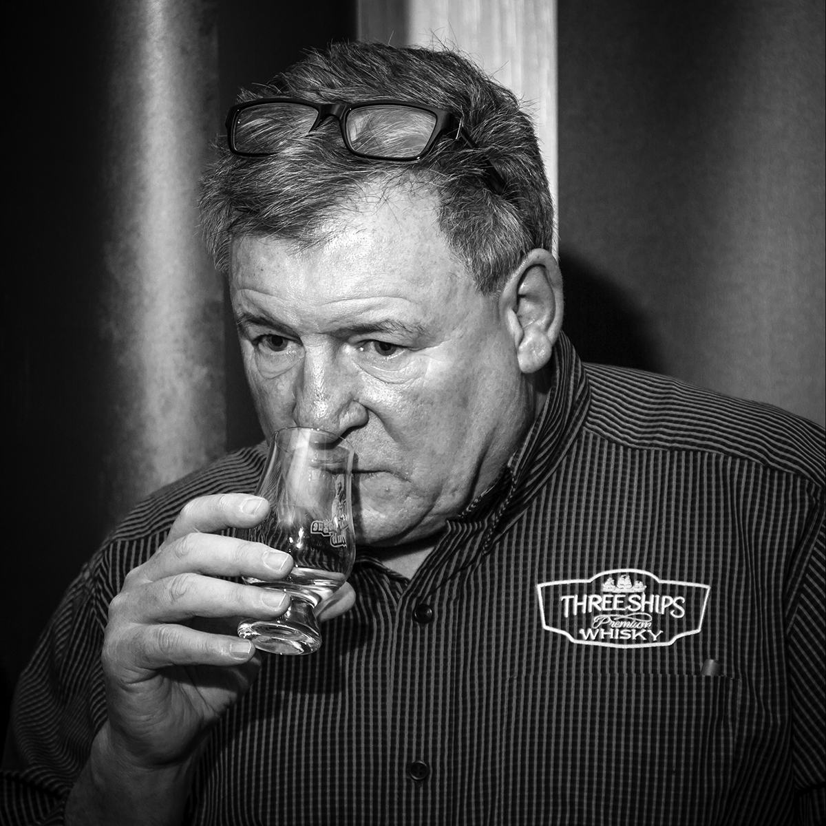 Distell's Andy Watts noses a whisky during the New Brunswick Spirits Festival on November 17, 2017. Photo ©2017, Mark Gillespie/CaskStrength Media.