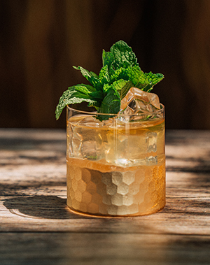 Aberfeldy's Herbed Honey Smash Cocktail. Image courtesy Aberfeldy/John Dewar & Sons.